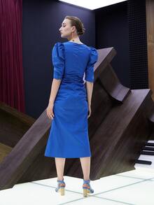 SHEIN 胸部扭結側收褶泡泡袖連衣裙 - 寶藍色 - 查看 4