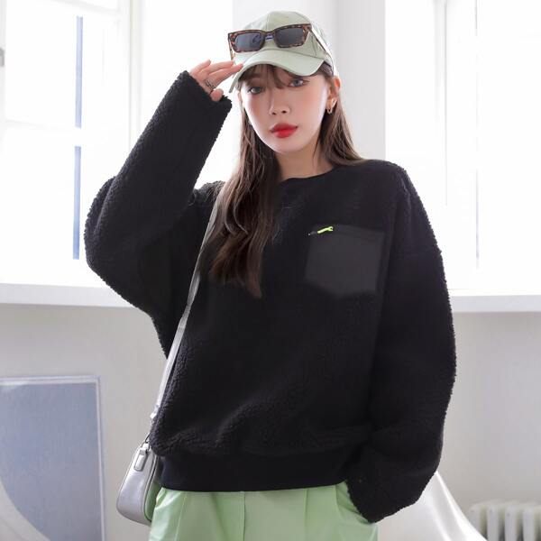 

One Pocket Drop Shoulder Sweatshirt, Black