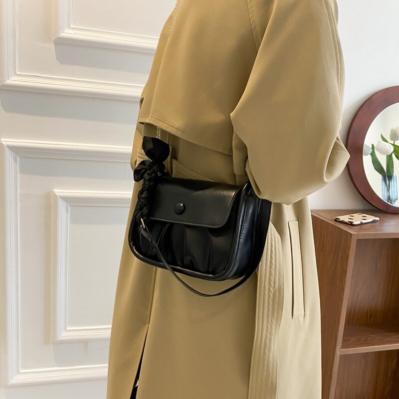 

Ruched Design Flap Chain Bag, Black