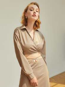 SHEIN Unity Solid Tie Back Crop Wrap PU Leather Blouse - Khaki - View 4