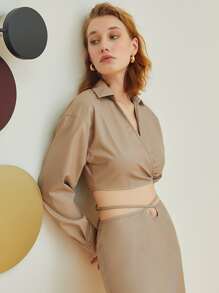 SHEIN Unity Solid Tie Back Crop Wrap PU Leather Blouse - Khaki - View 5