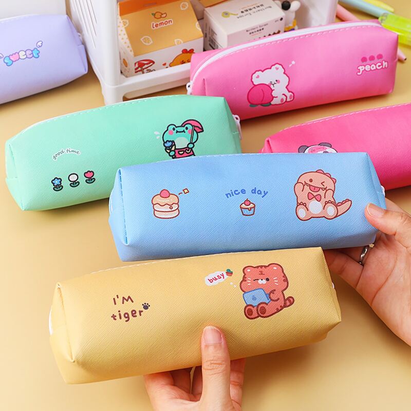 

1pc Cartoon Graphic Random Pencil Bag, Multicolor
