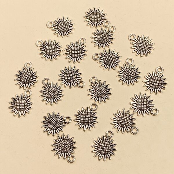 

20pcs Flower Design DIY Jewelry Pendant, Silver
