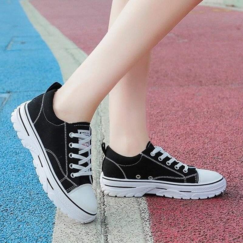 

Lace-up Front Letter Graphic Canvas Shoes, Black