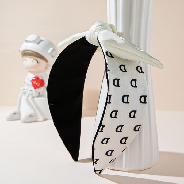 

Letter Graphic Headband, Black and white