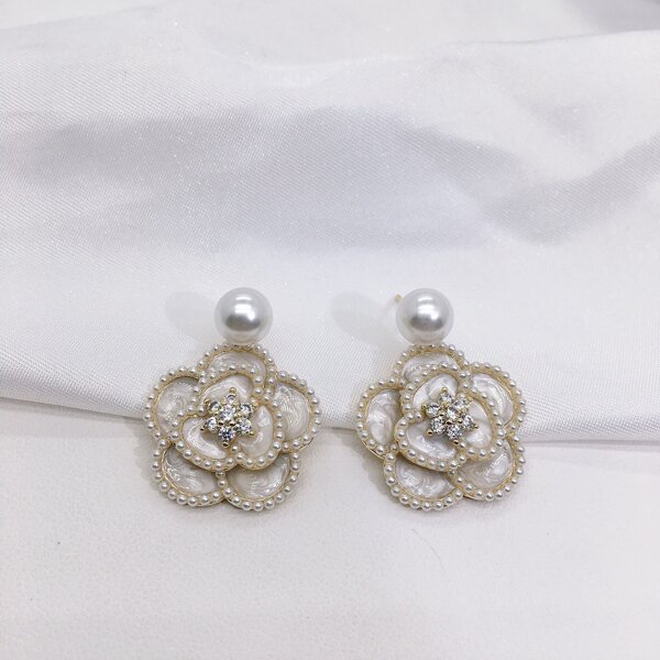 

14K Gold Plated Zircon Flower Decor Earrings, White