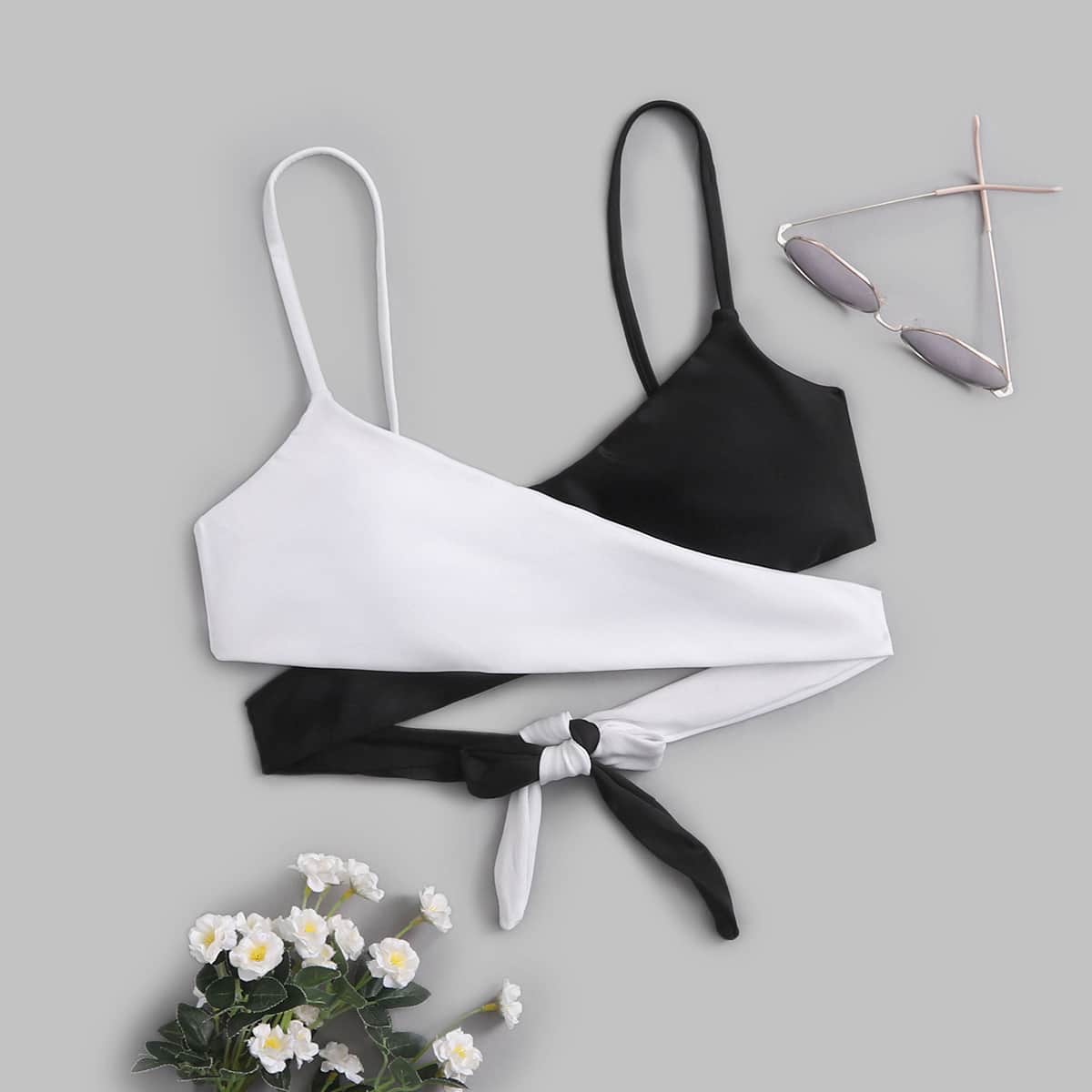 

Colorblock Wrap Knot Back Bikini Top, Black and white