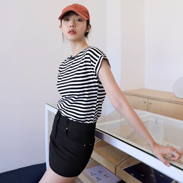 

Striped Print Batwing Sleeve Tee, Black and white