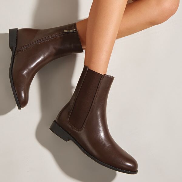 

Minimalist Side Zip Chelsea Boots, Coffee brown