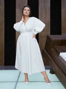 SHEIN 大碼交疊領腰部打褶連衣裙 - 白色 - 查看 4