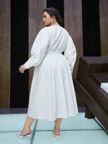 SHEIN 大碼交疊領腰部打褶連衣裙 - 白色 - 查看 6