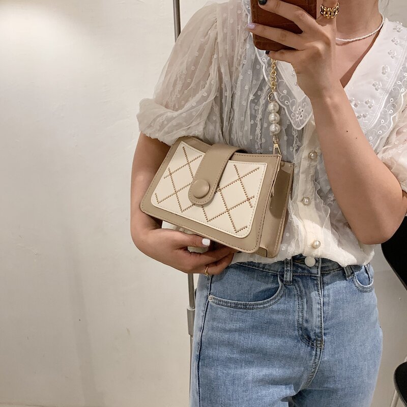 

Quilted Chain Strap Shoulder Bag, Khaki