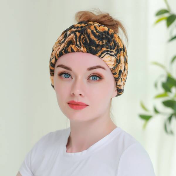 

Graphic Print Bath Headband, Multicolor