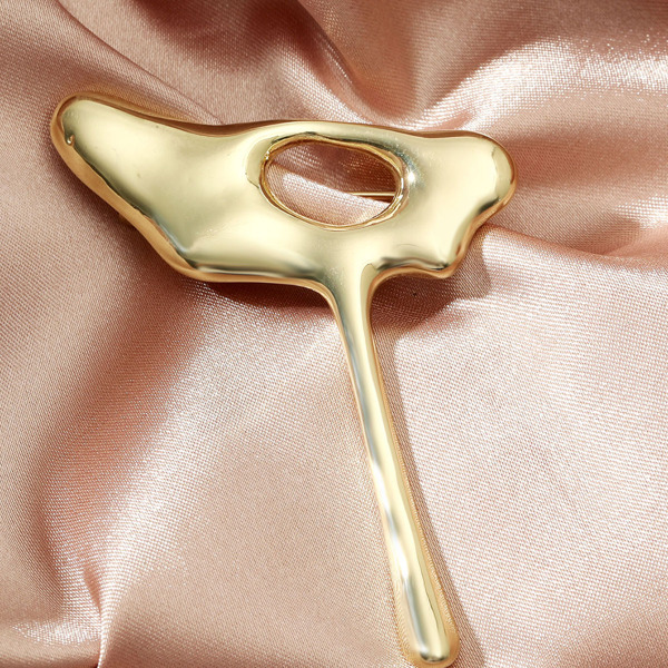 

Irregular Metal Brooch, Gold