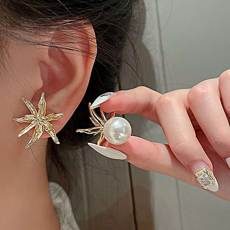 

Leopard Print Stud Earrings, Gold
