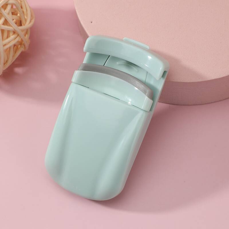 

1pc Portable Eyelash Curler, Olive green