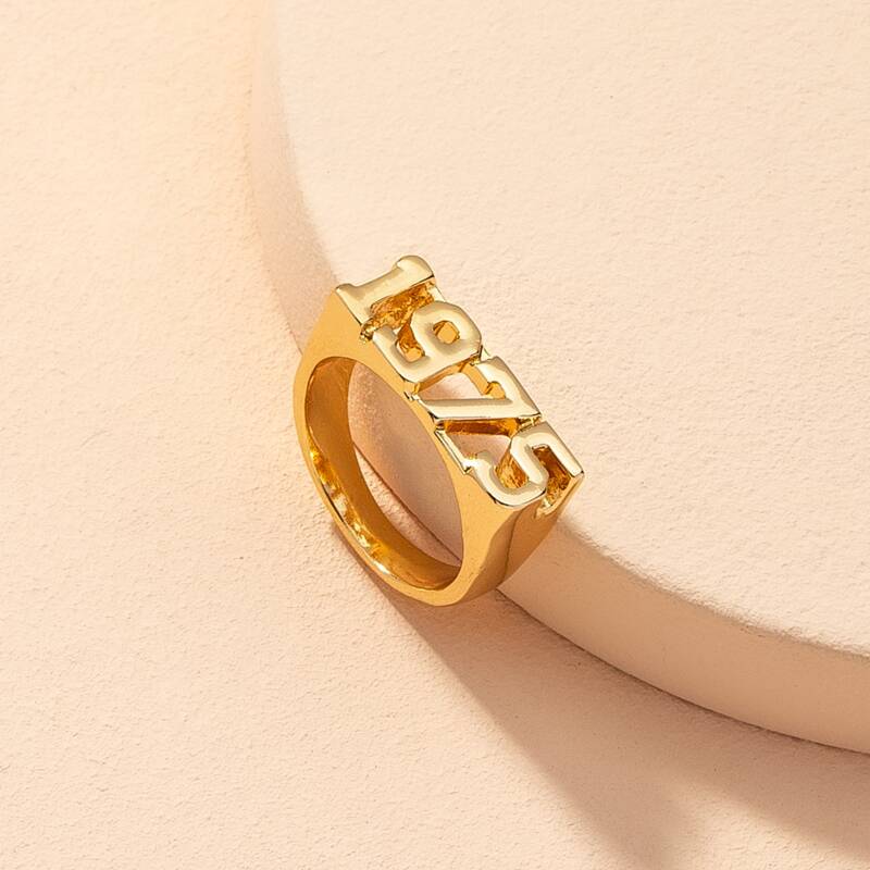 

Number Design Ring, Gold
