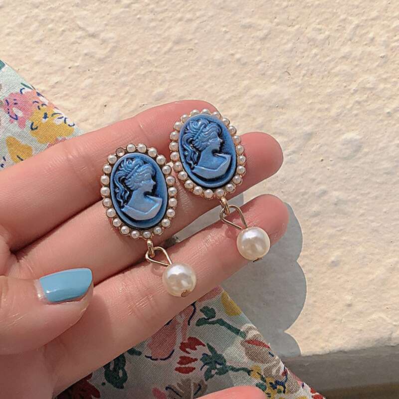 

Figure Design Earrings, Blue