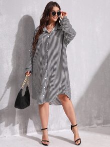 SHEIN Clasi 大碼條紋圖案口袋細節前排扣襯衫洋裝 - 黑與白 - 查看 1