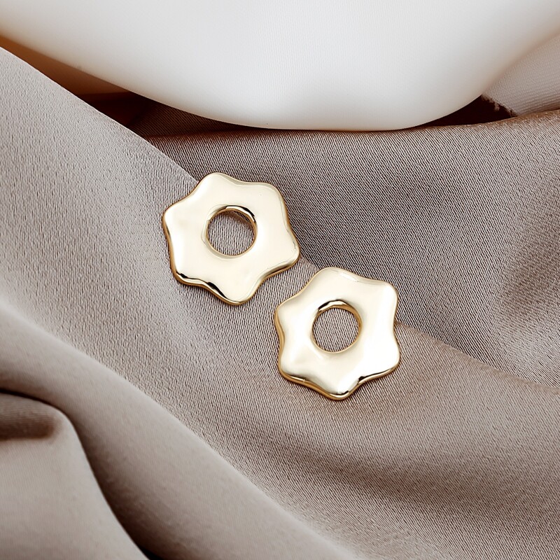 

Floral Stud Earrings, Gold