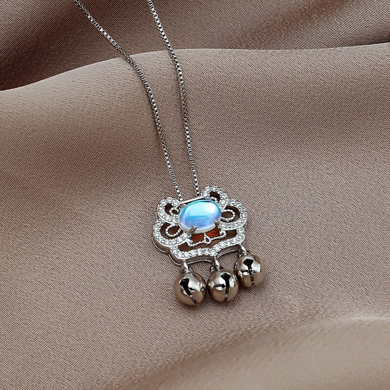 

Rhinestone Pendant Necklace, Silver