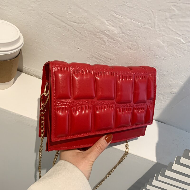 

Quilted Flap Chain Bag, Red