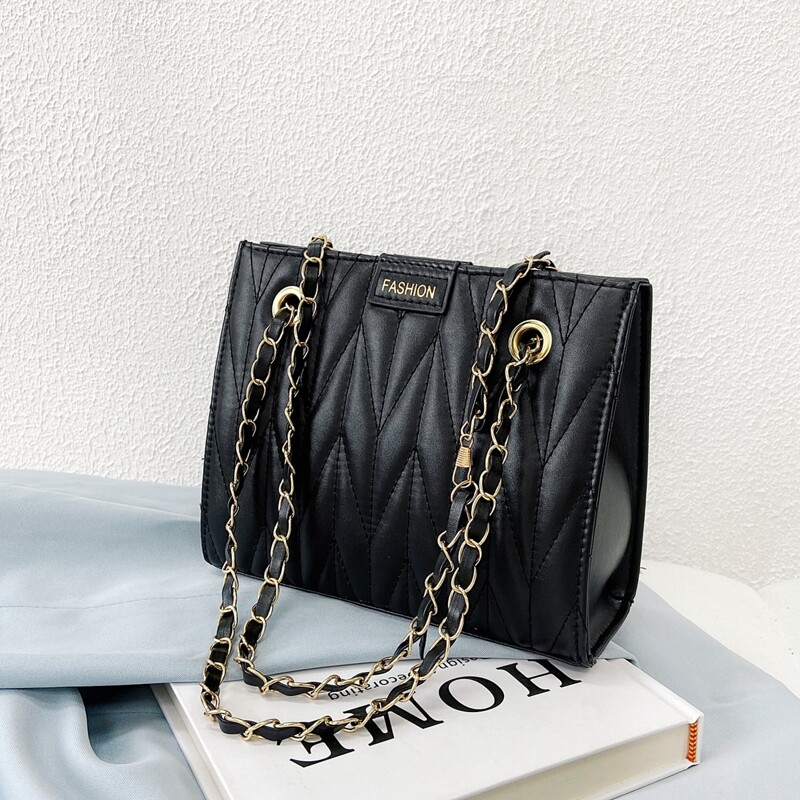 

Chevron Chain Bag, Black
