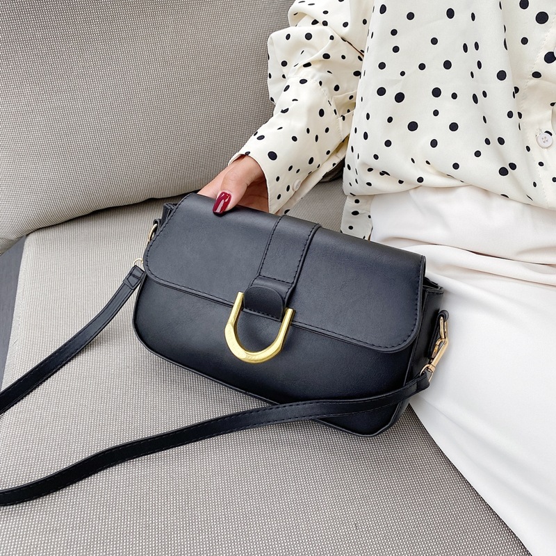 

Metal Decor Flap Shoulder Bag, Black