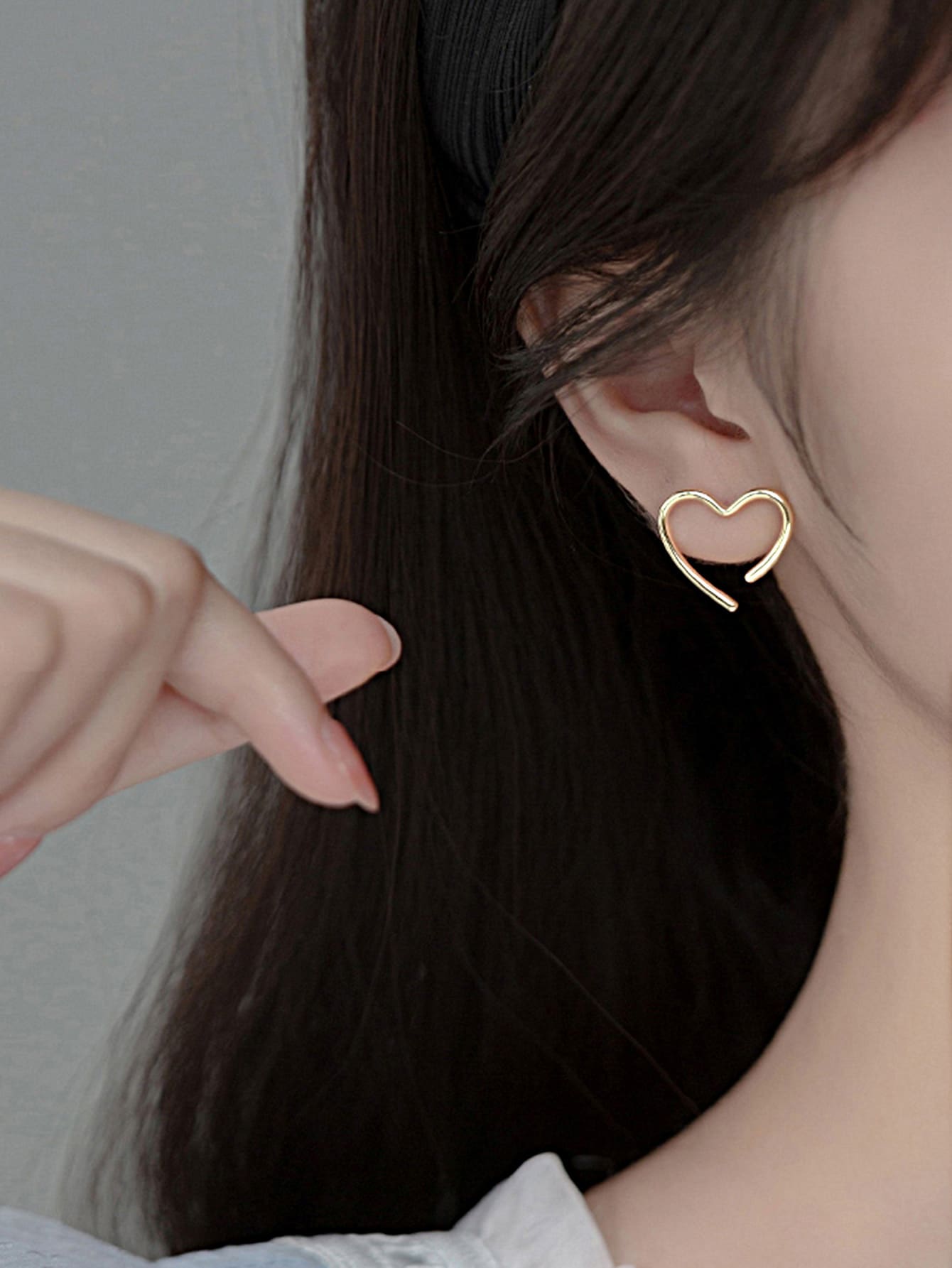 Hoa tai đinh tán hình trái tim - Vàng - Xem 1