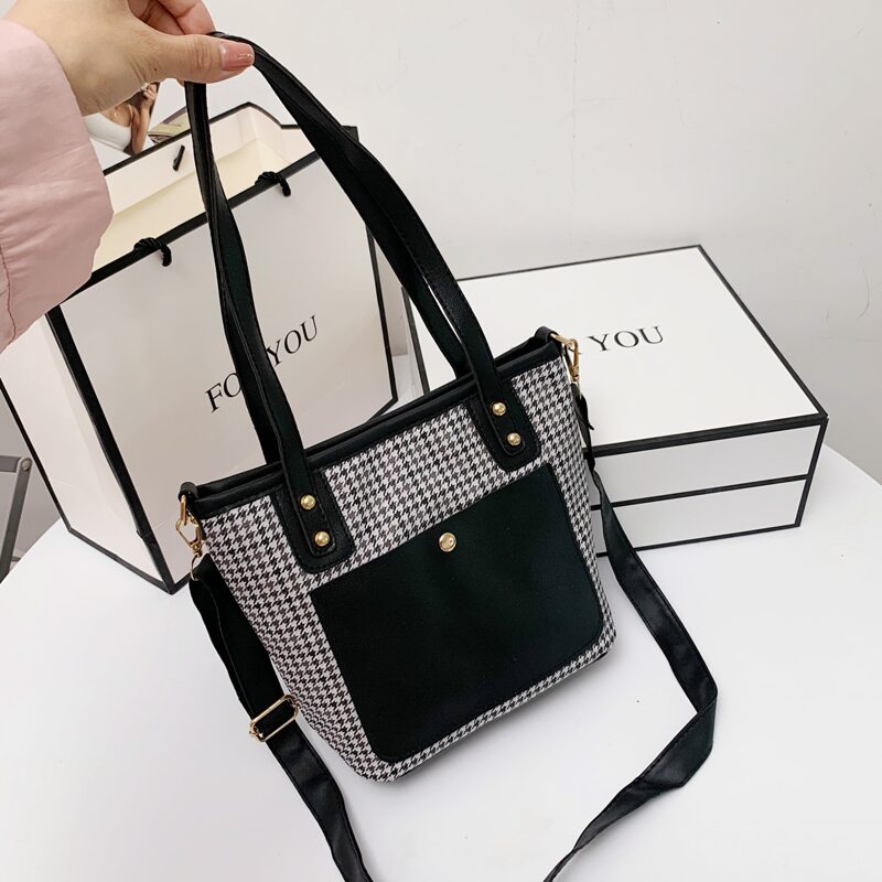 

Houndstooth Pattern Shoulder Bag, Black