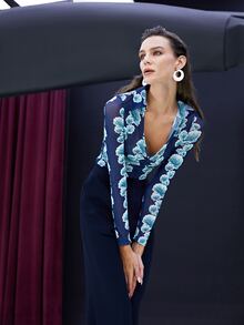 SHEIN Unity 胸部褶皺植物圖案V領T恤 - 彩色 - 查看 2