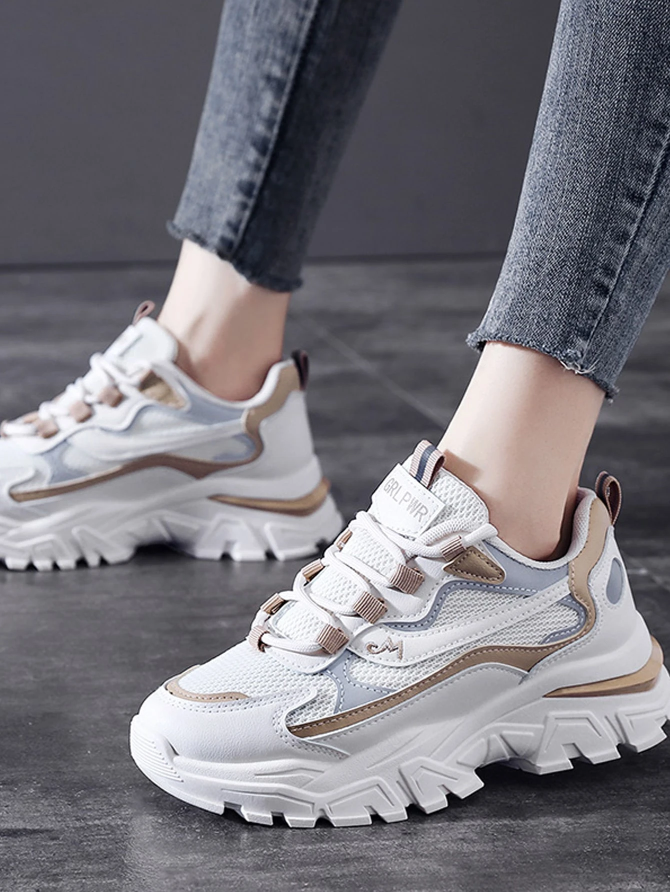 Zapatillas deportivas chunky de dos tonos transpirable con cordón delantero Zapatillas deportivas chunky de dos tonos transpirable con cordón delantero