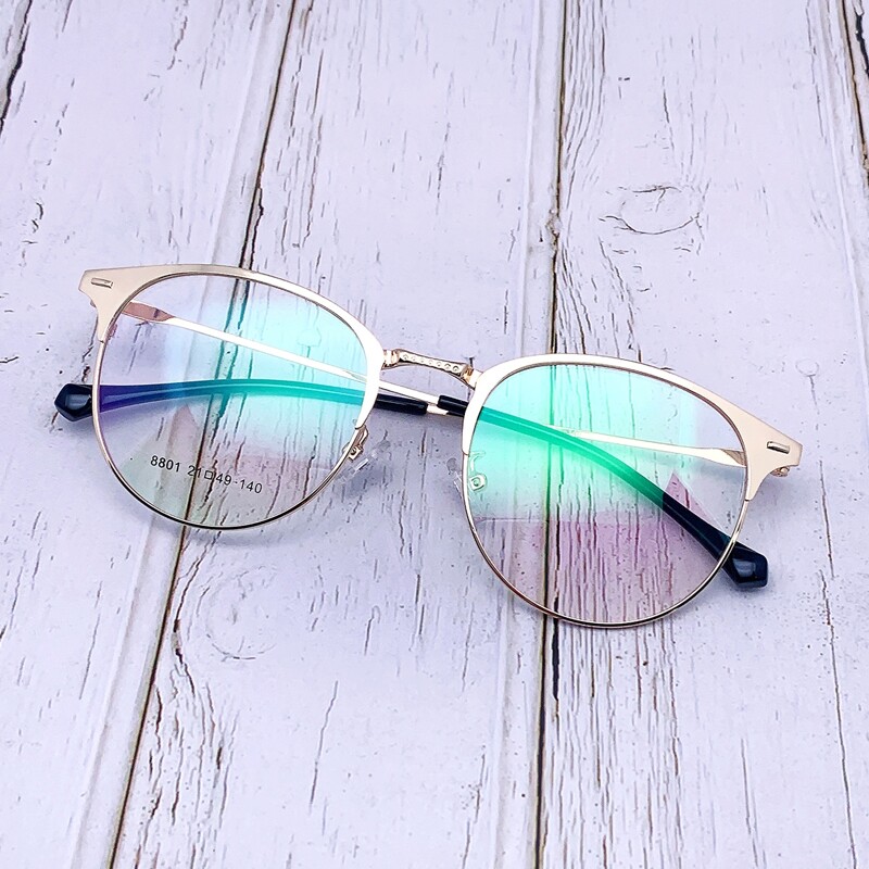 

Metal Frame Eyeglasses