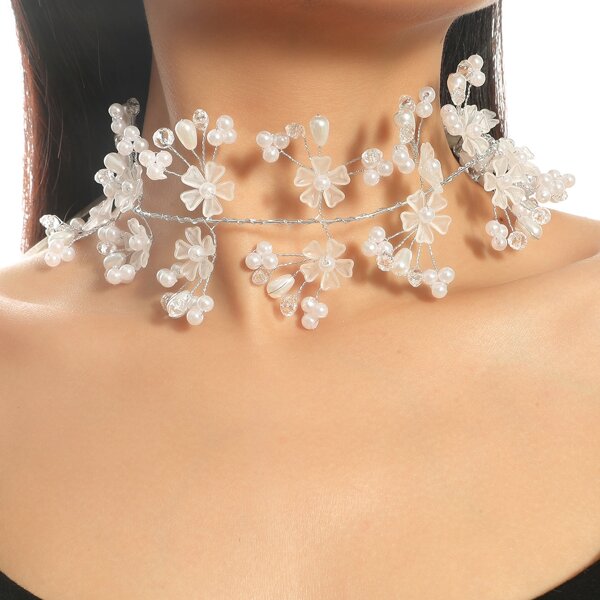 

Flower Decor Choker, Beige