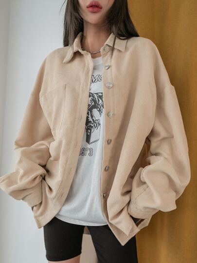 Tasche geflicktes Oversized Cord-Hemd mit Langarm für den Winter