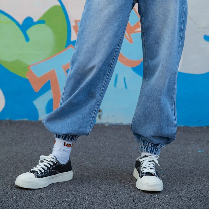 

Solid Button Fly Jeans, Blue