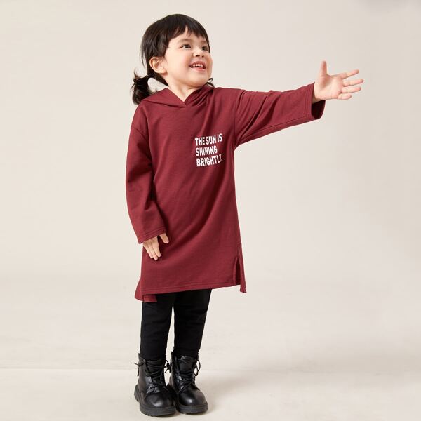 

Toddler Girls Slogan Graphic Drop Shoulder Split Hem Hoodie, Burgundy