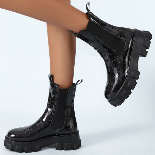 

Solid Stone Grain Chelsea Boots, Black