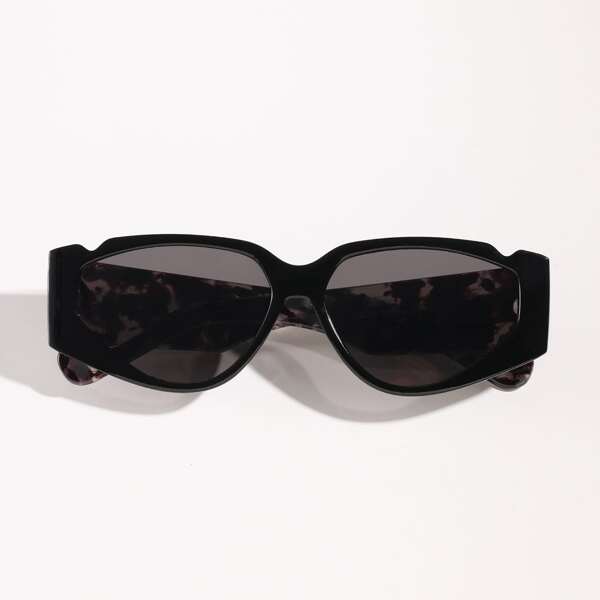 

Irregular Frame Sunglasses