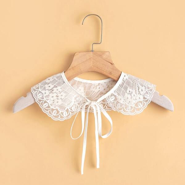 

Flower Detail Dickey Collar, White