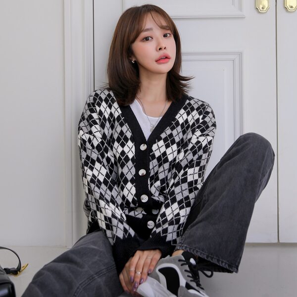 

Argyle Pattern Drop Shoulder Cardigan, Black and white