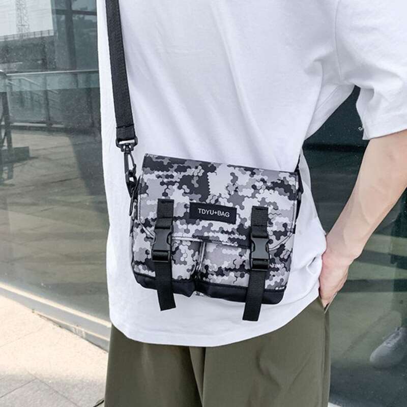

Guys Camo Graphic Flap Crossbody Bag, Multicolor