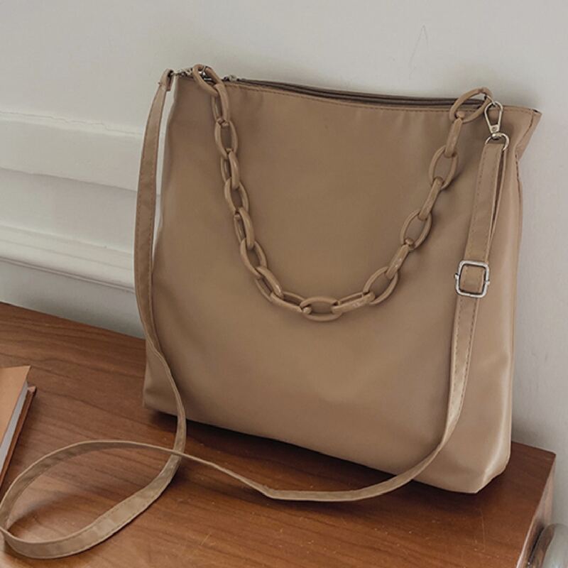

Minimalist Shoulder Bag, Khaki