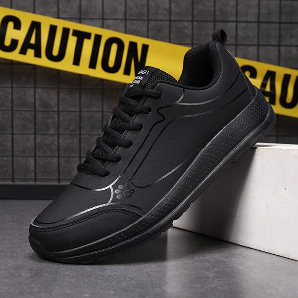 

Men Minimalist Lace-up Front Skate Shoes, Black