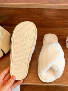 pueenb 毛茸茸交叉涼拖,白色時尚素色女士室內拖鞋 - 白色 - 查看 4