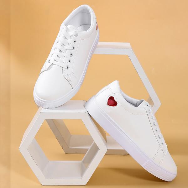 

Heart Graphic Lace-up Front Skate Shoes, White