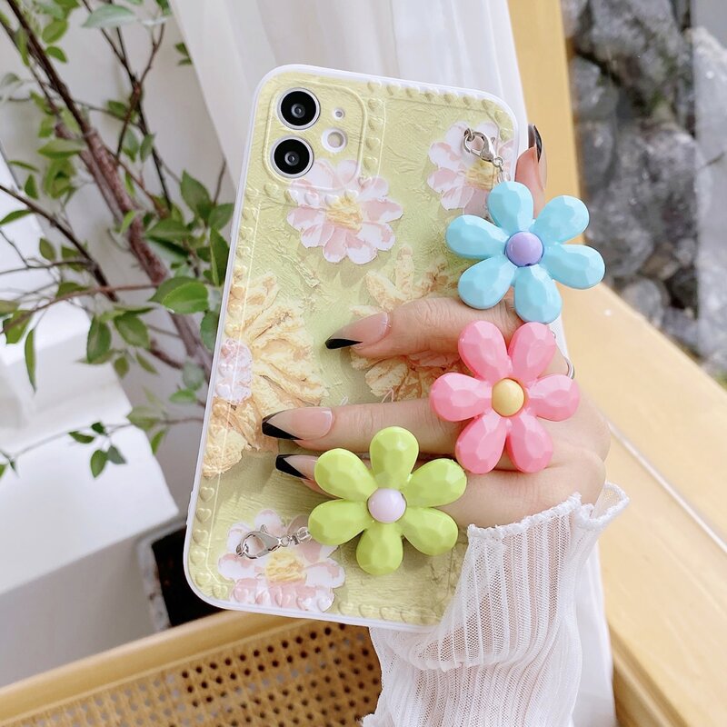 

Flower Pattern Phone Case With Flower Hand Strap, Multicolor