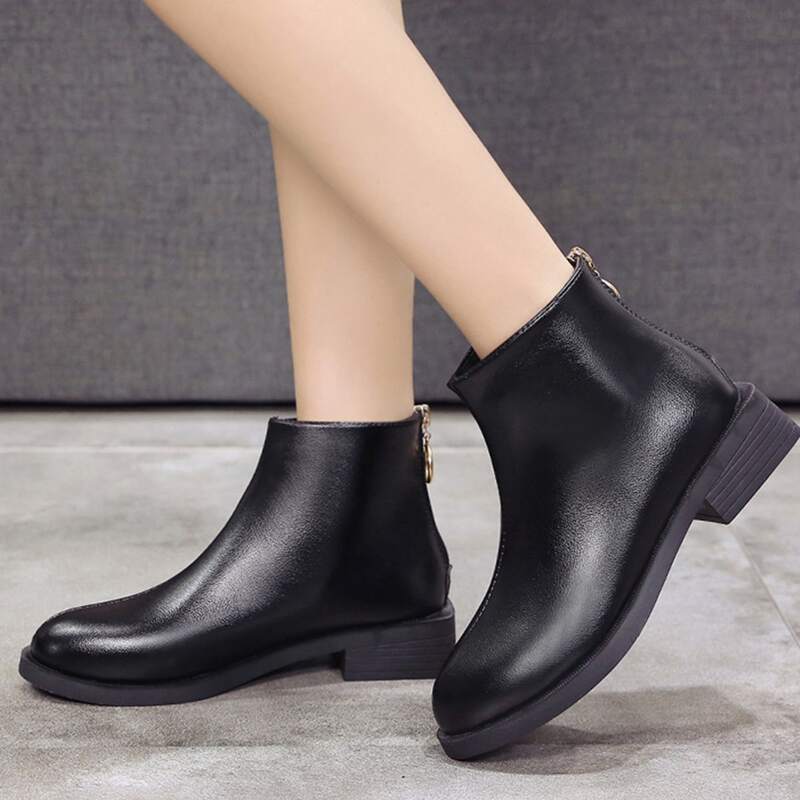 

Minimalist Classic Boots, Black