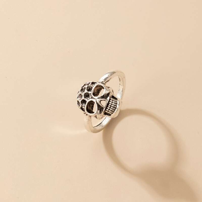 

Skull Decor Ring, Silver