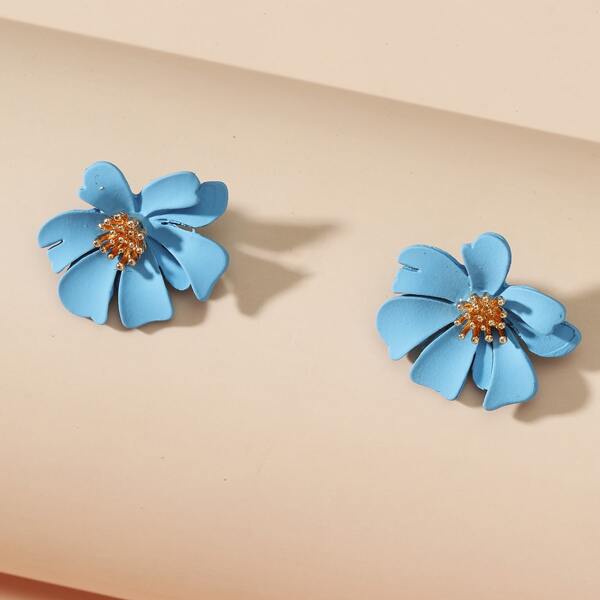 

Flower Design Stud Earrings, Baby blue